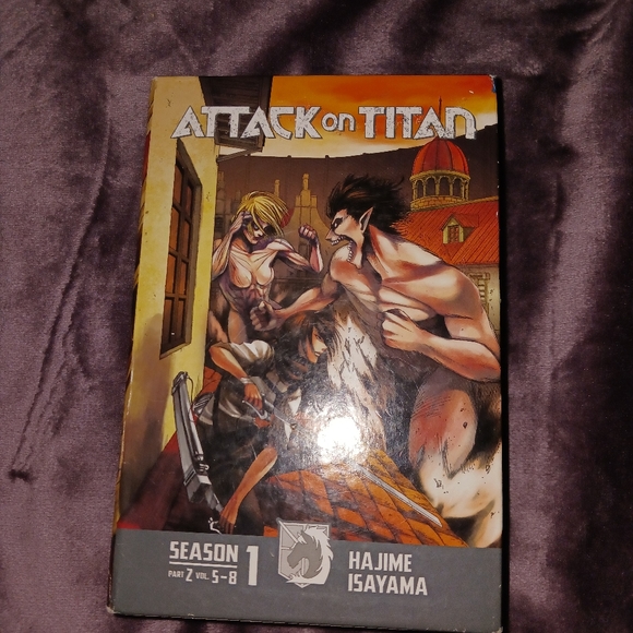 Aot Mangas books 5-8 - Picture 2 of 6